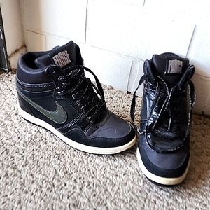 Nike Force Platform Sneaker